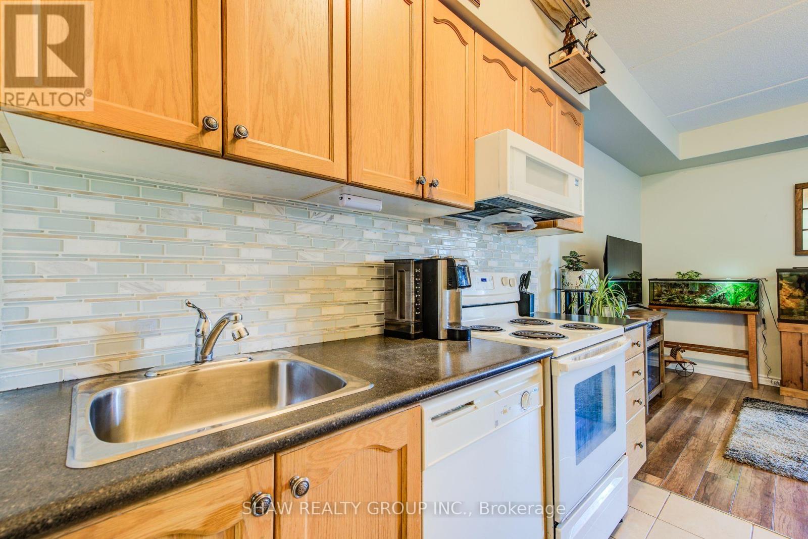 118 - 308 Watson Parkway, Guelph, Ontario  N1E 0G7 - Photo 22 - X12403629