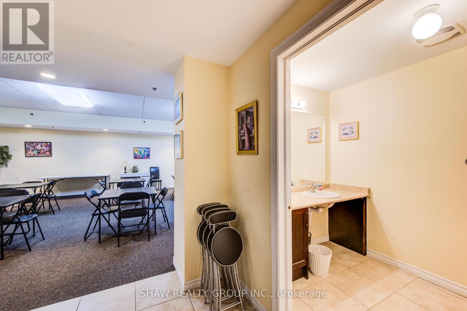 118 - 308 Watson Parkway, Guelph, Ontario  N1E 0G7 - Photo 39 - X12403629
