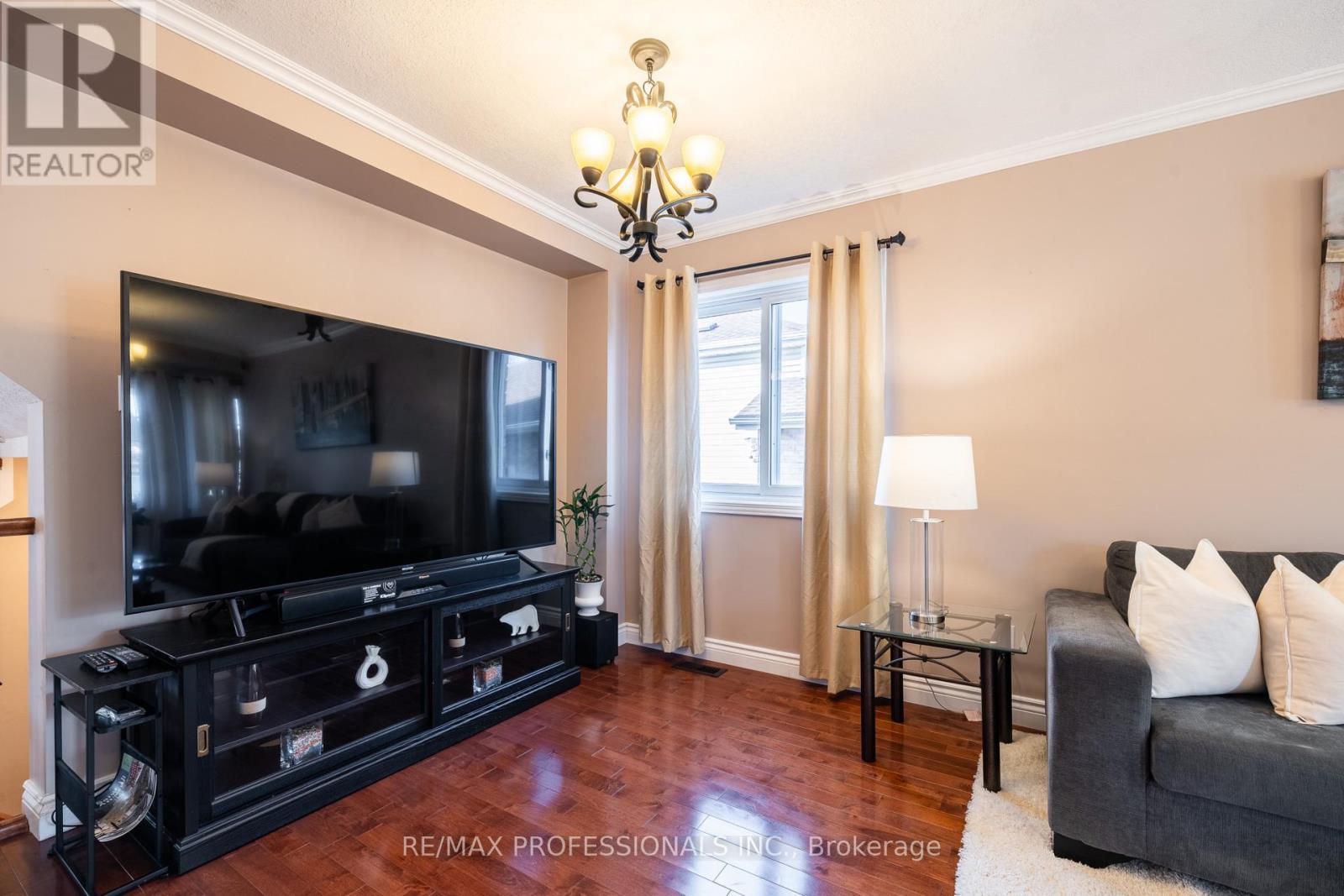 47 Mcnichol Drive, Cambridge, Ontario  N1P 1C9 - Photo 10 - X12403682