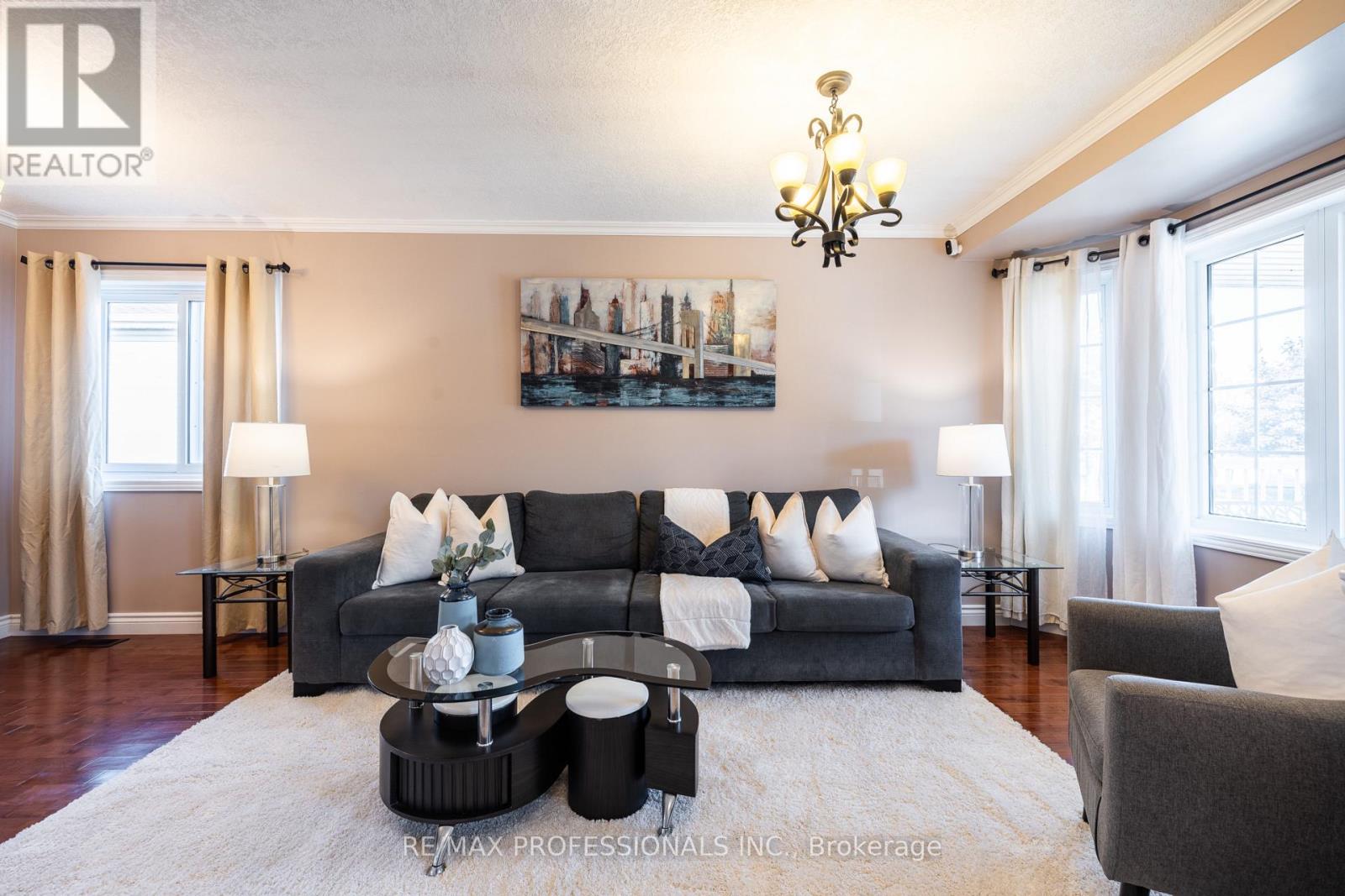 47 Mcnichol Drive, Cambridge, Ontario  N1P 1C9 - Photo 6 - X12403682