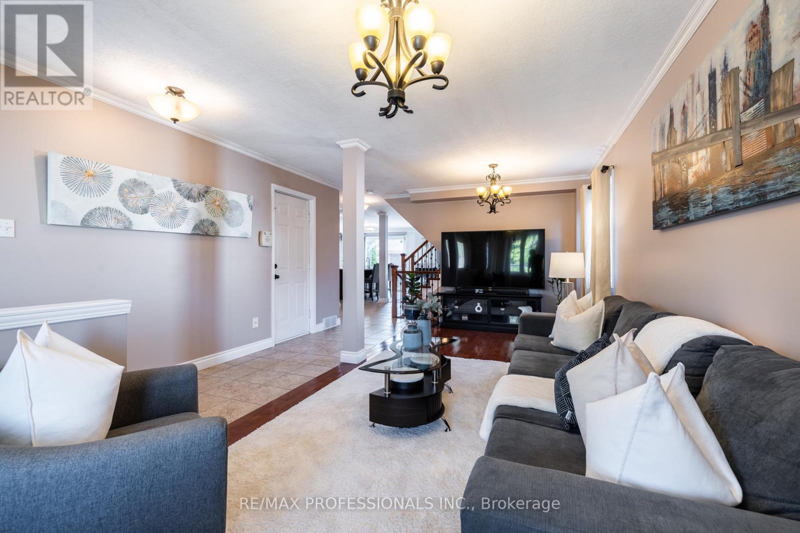 47 Mcnichol Drive, Cambridge, Ontario  N1P 1C9 - Photo 8 - X12403682