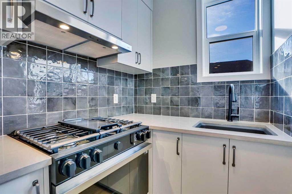 305 Lucas Place Nw, Calgary, Alberta  T3P 2E4 - Photo 10 - A2257129