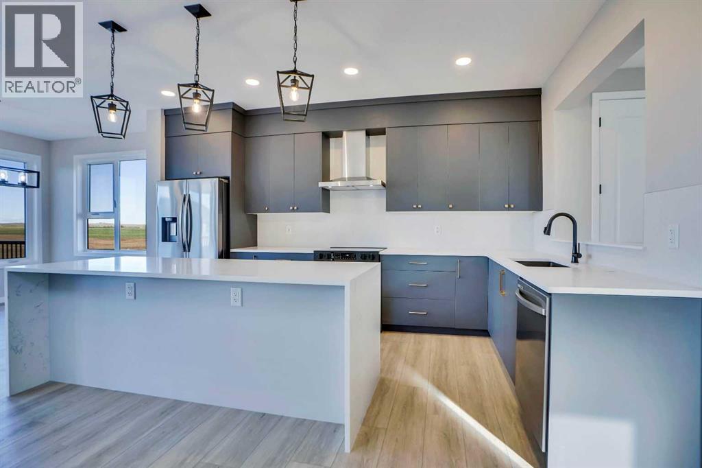 305 Lucas Place Nw, Calgary, Alberta  T3P 2E4 - Photo 11 - A2257129