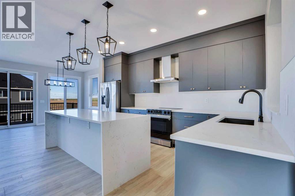 305 Lucas Place Nw, Calgary, Alberta  T3P 2E4 - Photo 12 - A2257129