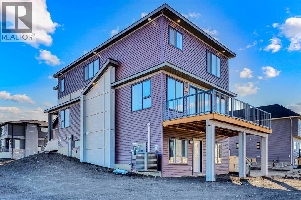 305 Lucas Place Nw, Calgary, Alberta  T3P 2E4 - Photo 4 - A2257129