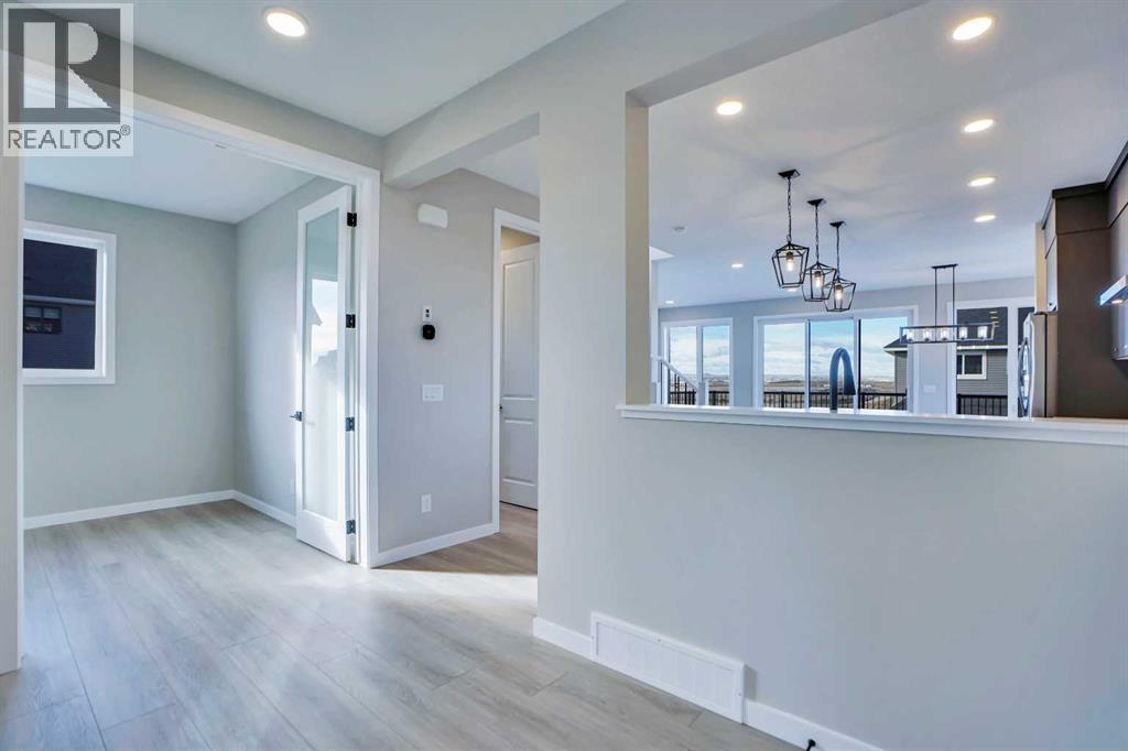 305 Lucas Place Nw, Calgary, Alberta  T3P 2E4 - Photo 6 - A2257129