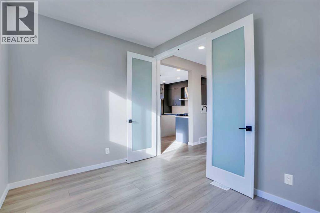 305 Lucas Place Nw, Calgary, Alberta  T3P 2E4 - Photo 9 - A2257129