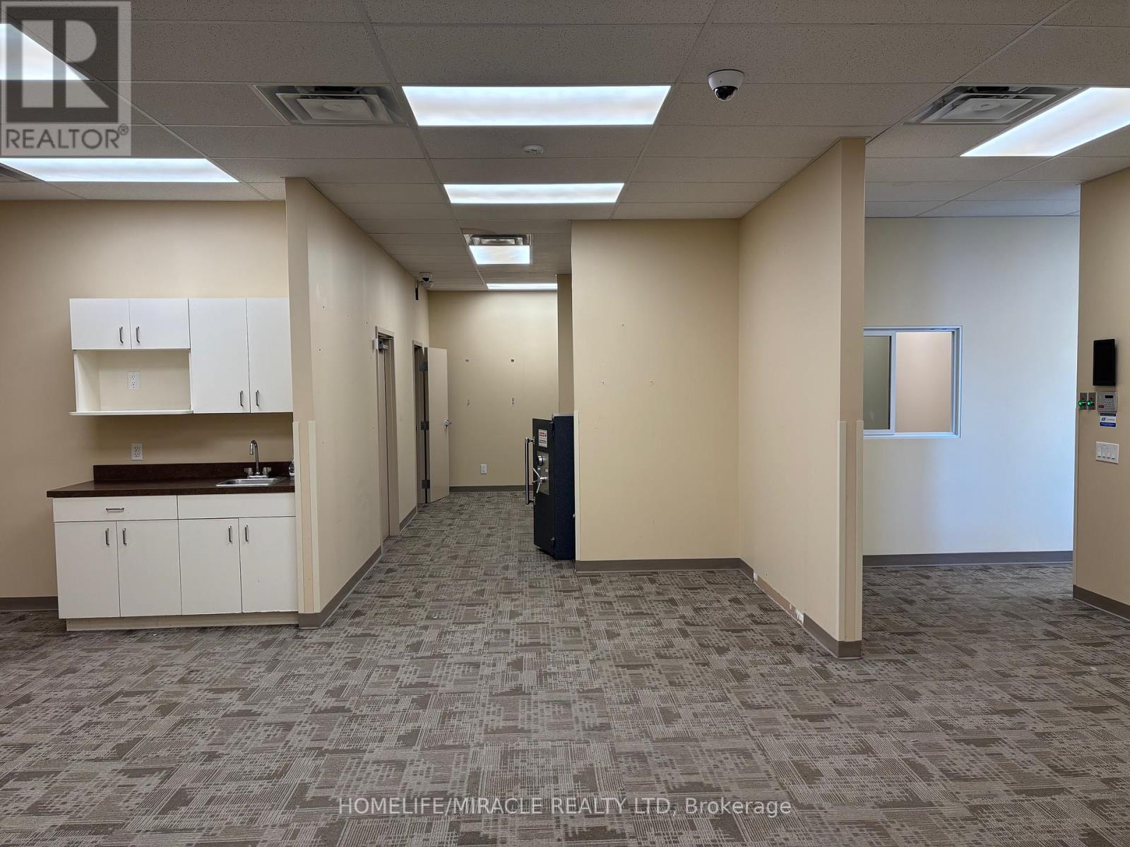 5890 Main Street, Niagara Falls, Ontario  L2G 5Z8 - Photo 7 - X12402721