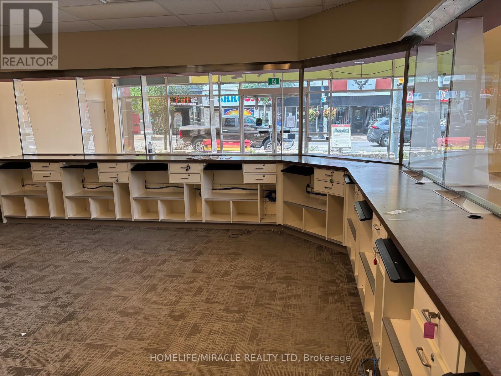 5890 Main Street, Niagara Falls, Ontario  L2G 5Z8 - Photo 4 - X12402721