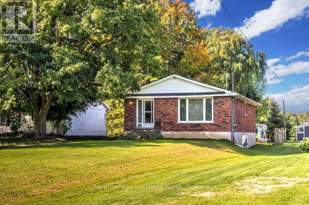151 Gardiner Street, Meaford, Ontario  N4L 1X6 - Photo 2 - X12403824