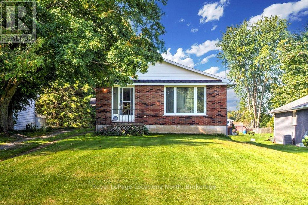 151 Gardiner Street, Meaford, Ontario  N4L 1X6 - Photo 3 - X12403824