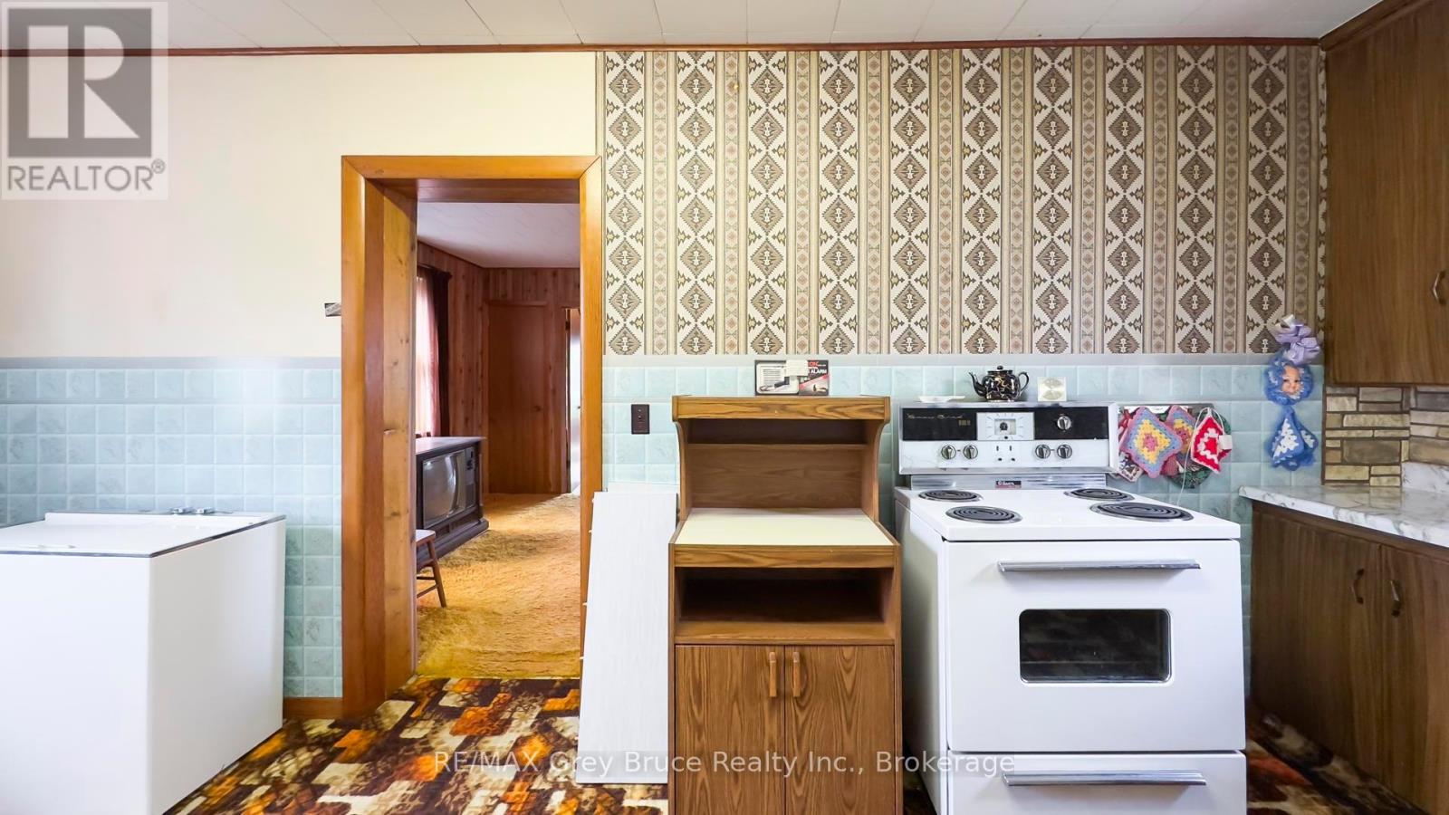 367 1st Avenue S, Arran-Elderslie, Ontario  N0G 1L0 - Photo 16 - X12403861