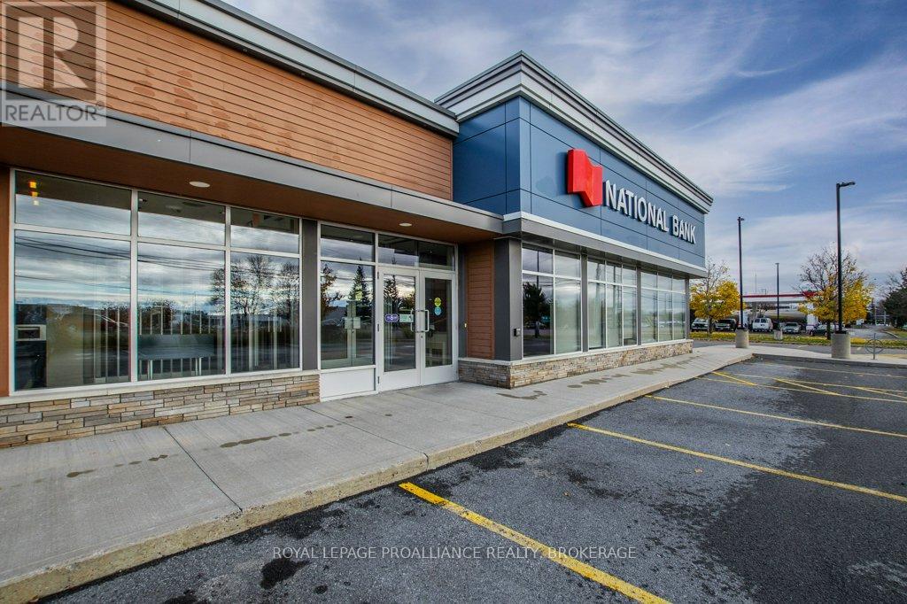2628 Princess Street, Kingston, Ontario  K7P 2S8 - Photo 2 - X12403849