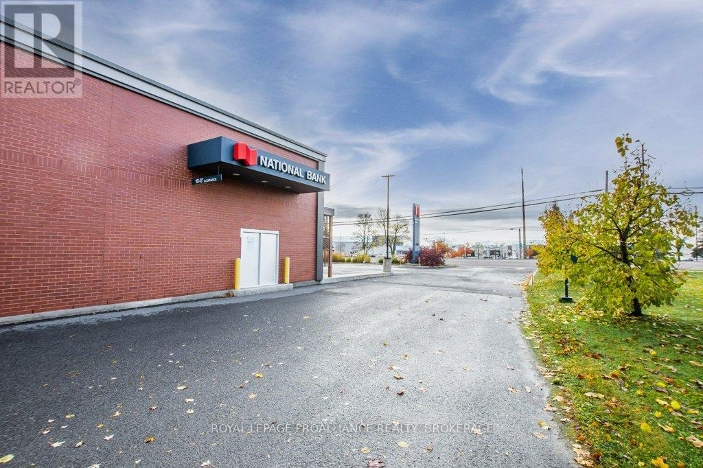2628 Princess Street, Kingston, Ontario  K7P 2S8 - Photo 4 - X12403849