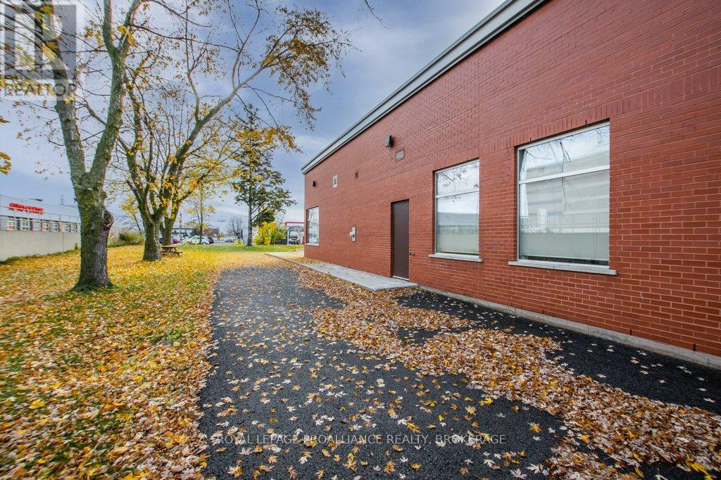2628 Princess Street, Kingston, Ontario  K7P 2S8 - Photo 5 - X12403849