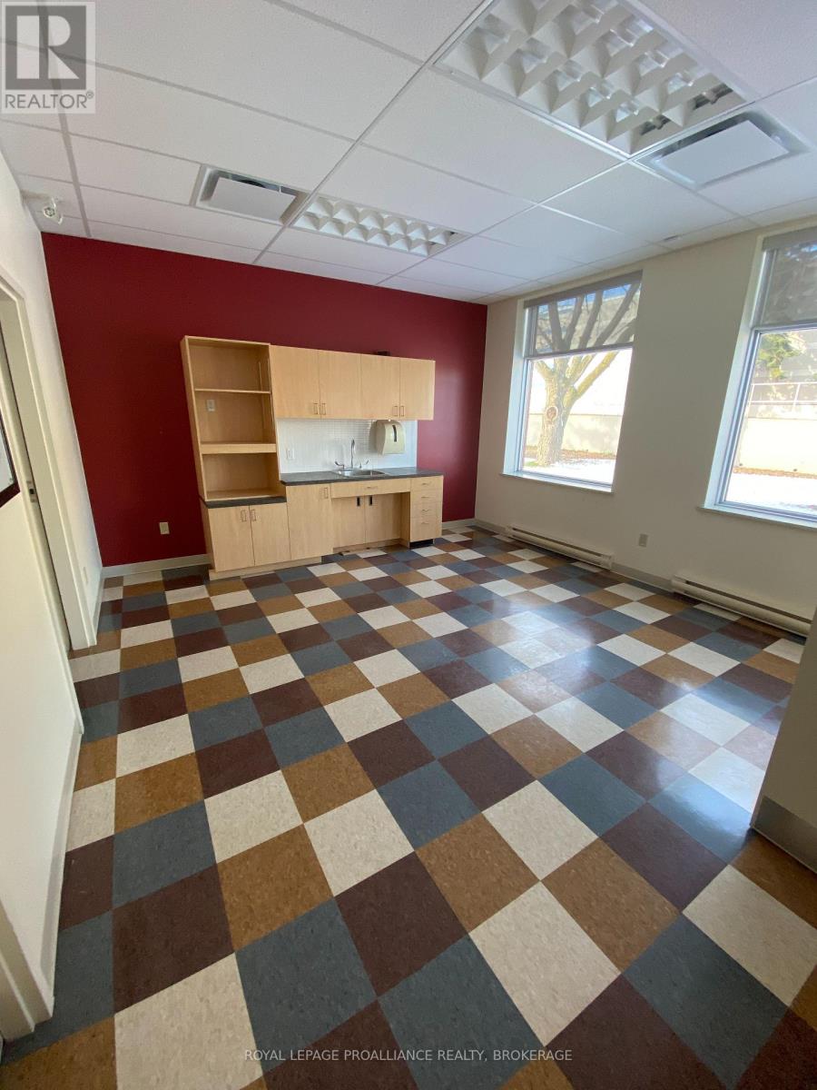 2628 Princess Street, Kingston, Ontario  K7P 2S8 - Photo 7 - X12403849
