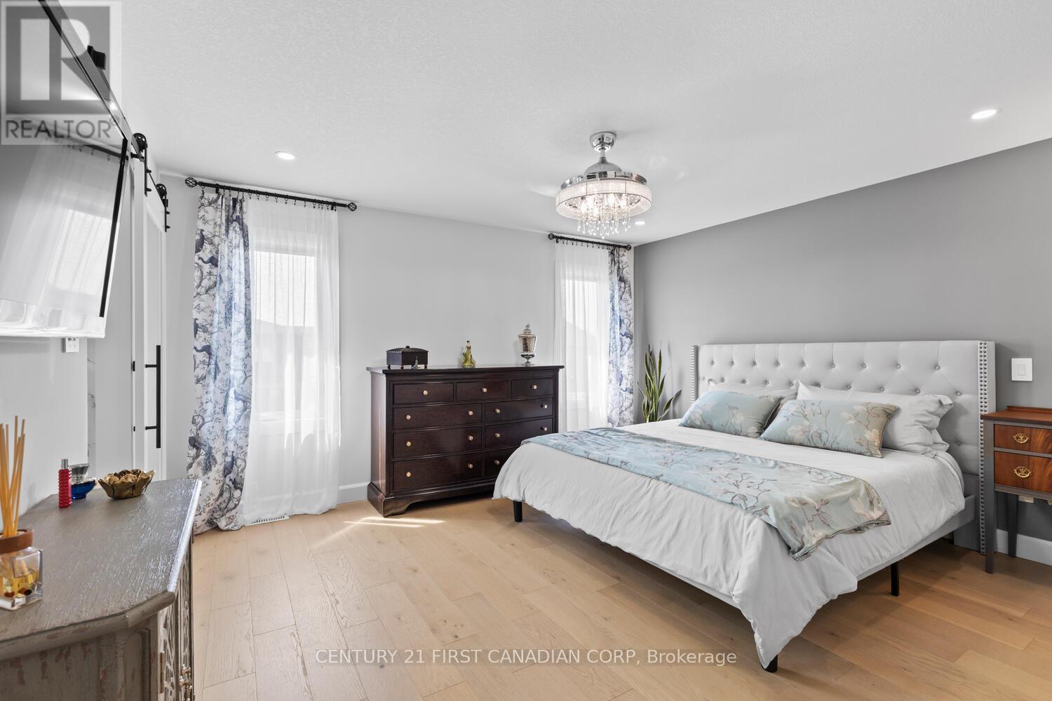 1907 Fountain Grass Drive, London South, Ontario  N6K 0M2 - Photo 25 - X12403871