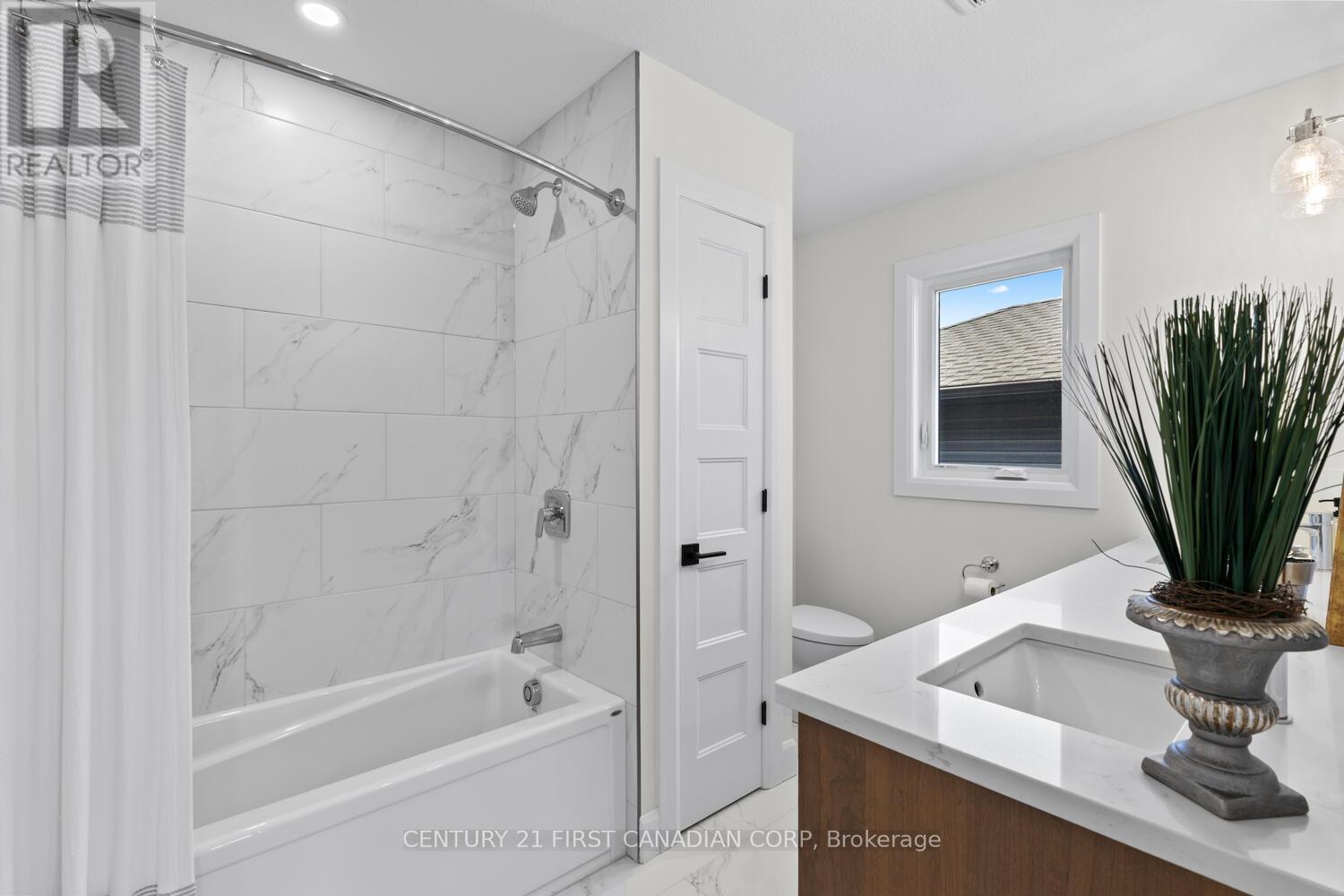 1907 Fountain Grass Drive, London South, Ontario  N6K 0M2 - Photo 34 - X12403871