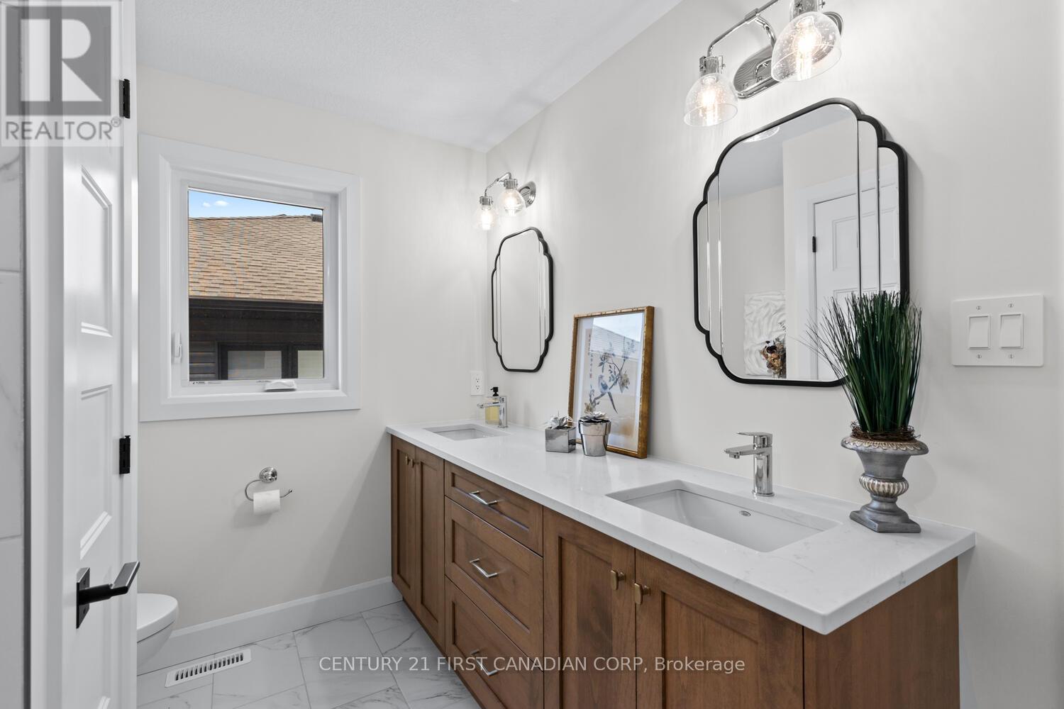 1907 Fountain Grass Drive, London South, Ontario  N6K 0M2 - Photo 35 - X12403871