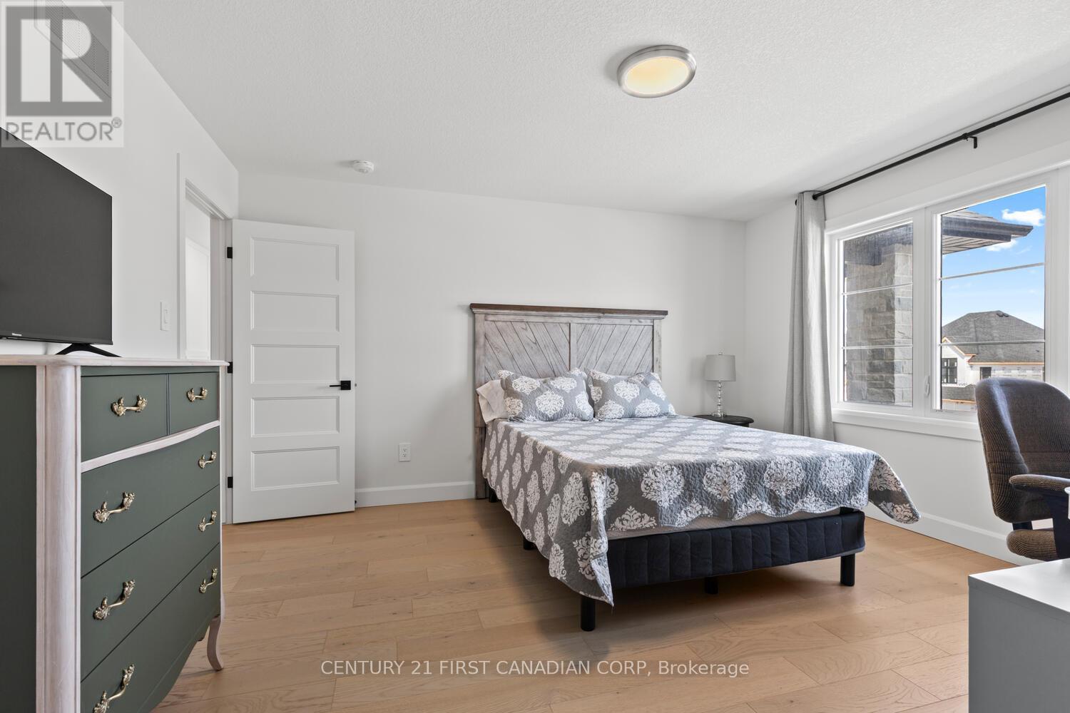 1907 Fountain Grass Drive, London South, Ontario  N6K 0M2 - Photo 40 - X12403871