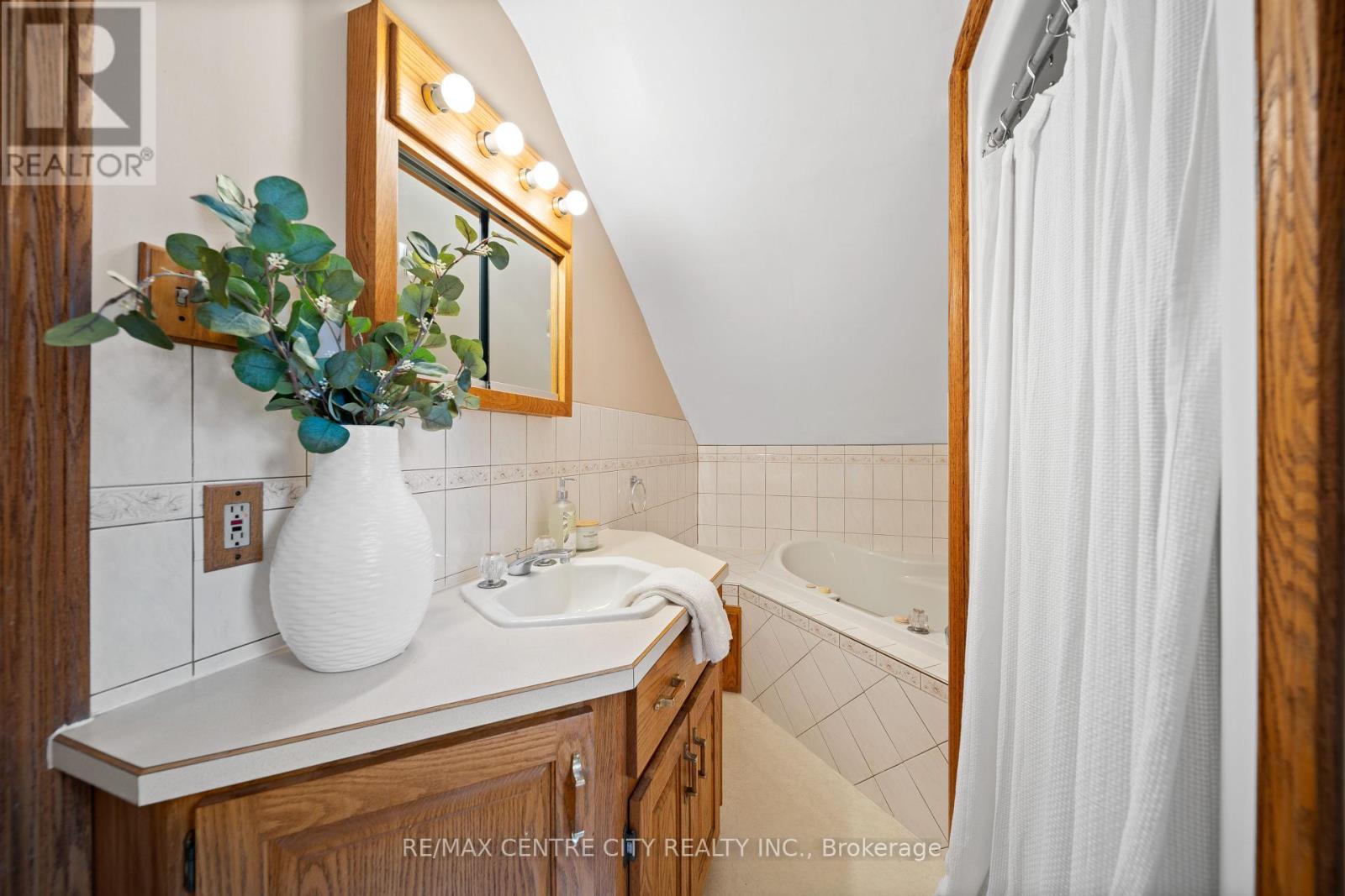 182 John Street S, Aylmer, Ontario  N5H 2C5 - Photo 33 - X12403876