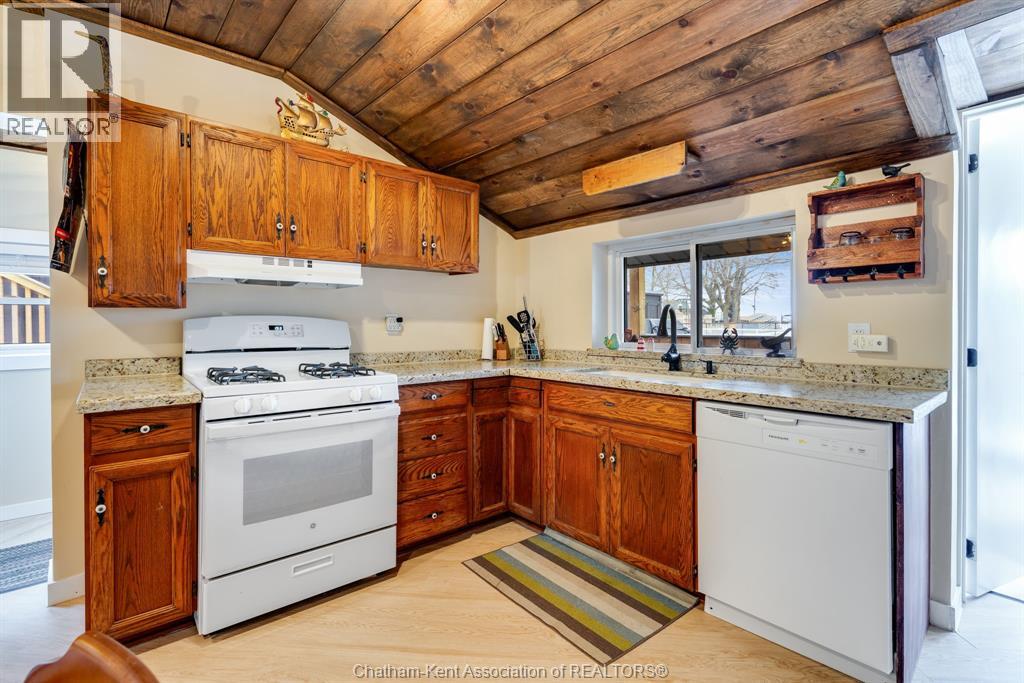 1040 Kerr Avenue, Erieau, Ontario  N0P 1N0 - Photo 8 - 25022992