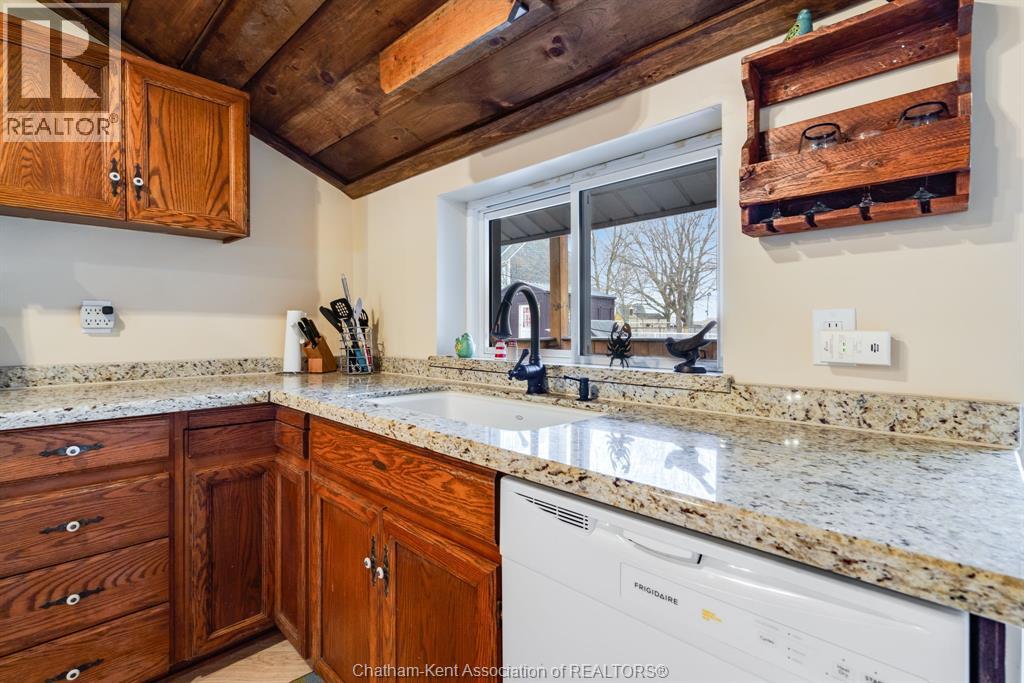 1040 Kerr Avenue, Erieau, Ontario  N0P 1N0 - Photo 9 - 25022992