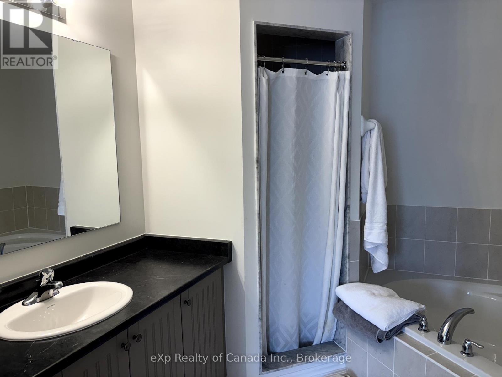 92 Baker Street, Thorold, Ontario  L2V 0N1 - Photo 4 - X12216414