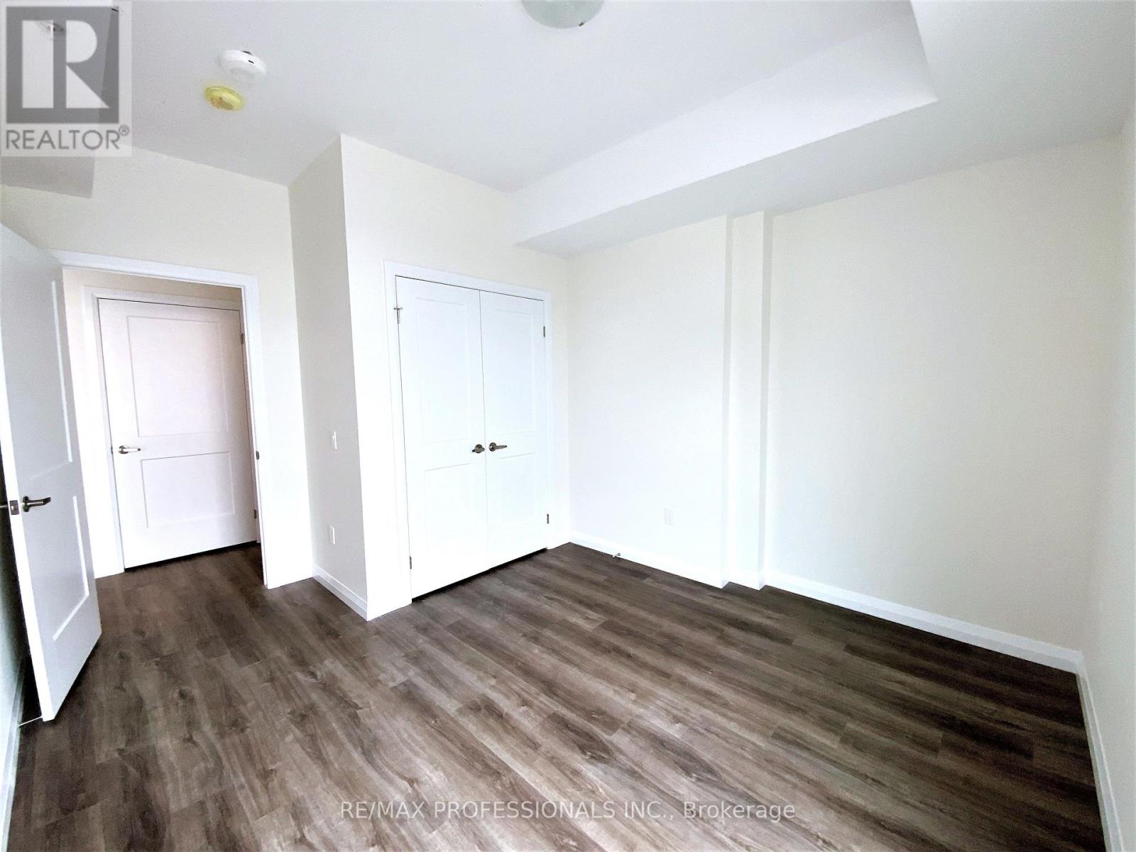 903 - 60 Charles Street W, Kitchener, Ontario  N2G 0C9 - Photo 13 - X12402664