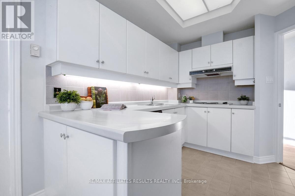1906 - 1480 Riverside Drive, Ottawa, Ontario  K1G 5H2 - Photo 12 - X12403960