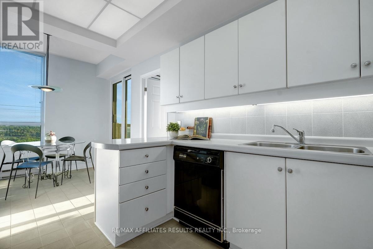 1906 - 1480 Riverside Drive, Ottawa, Ontario  K1G 5H2 - Photo 15 - X12403960