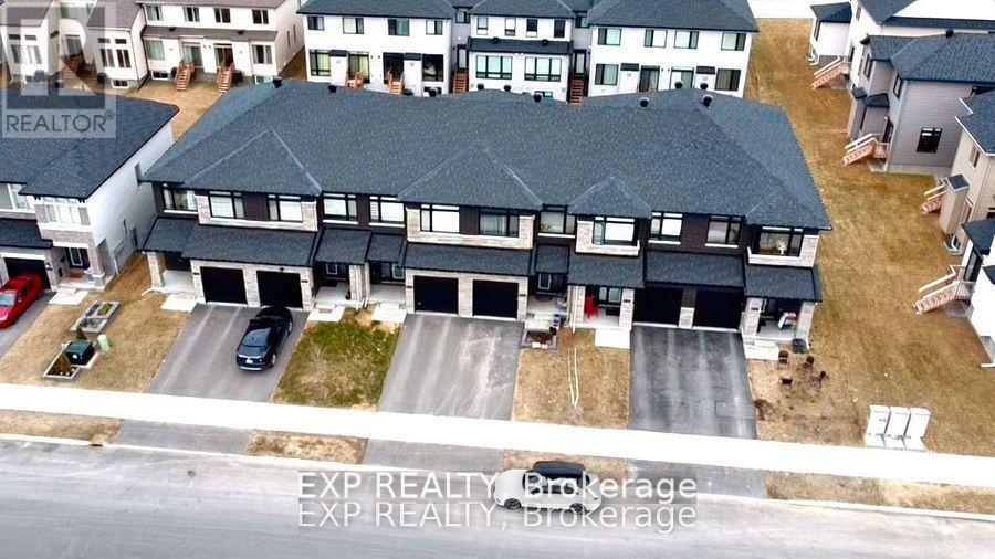 926 Brian Good Avenue, Ottawa, Ontario  K4M 0N7 - Photo 2 - X12403970