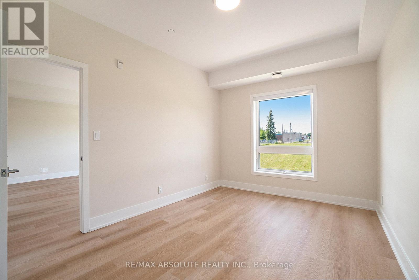 210 - 12 Thomas Street S, Arnprior, Ontario  K7S 2J1 - Photo 12 - X12403999