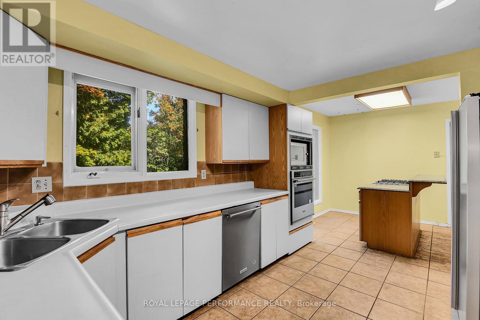 59 Leacock Drive, Ottawa, Ontario  K2K 1S4 - Photo 13 - X12404007