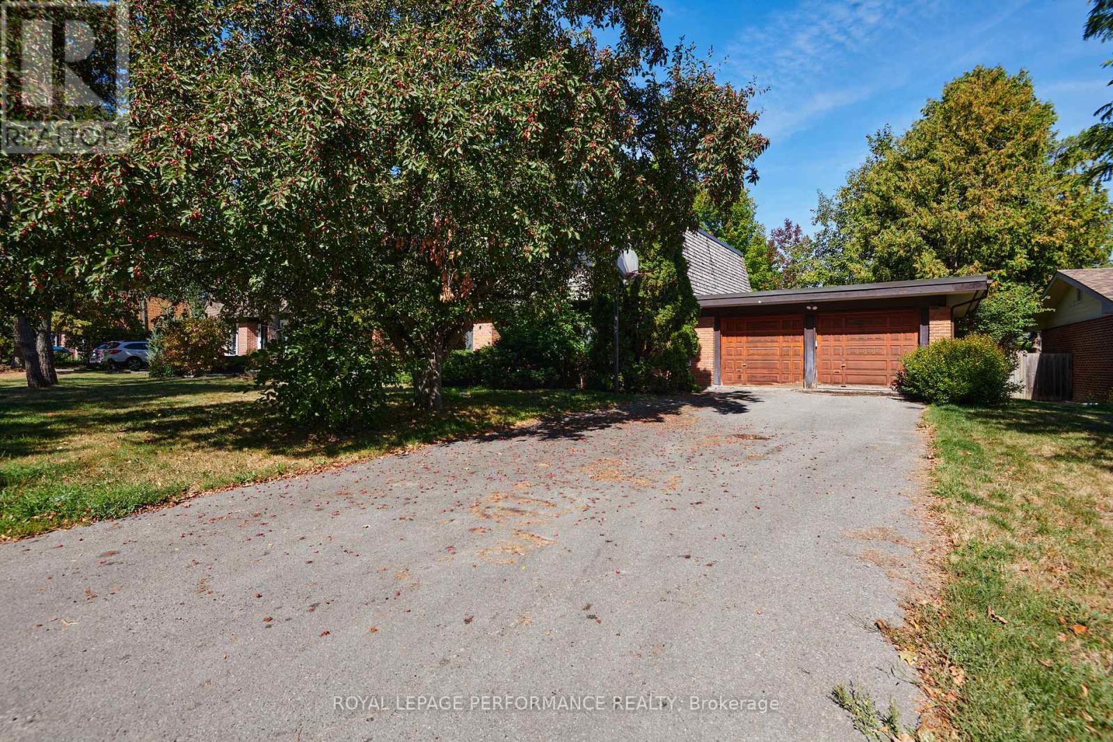 59 Leacock Drive, Ottawa, Ontario  K2K 1S4 - Photo 2 - X12404007
