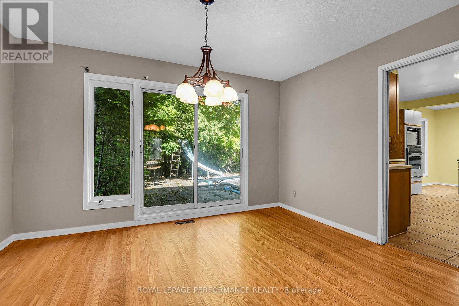 59 Leacock Drive, Ottawa, Ontario  K2K 1S4 - Photo 8 - X12404007