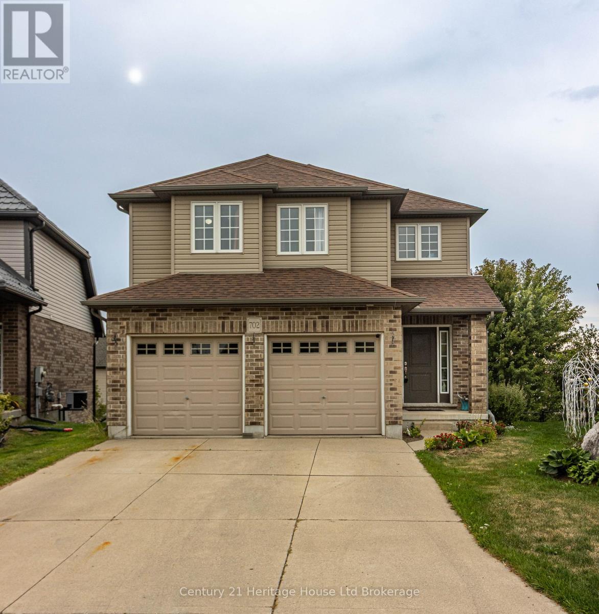 702 Frontenac Crescent, Woodstock, Ontario  N4V 0B1 - Photo 1 - X12403812