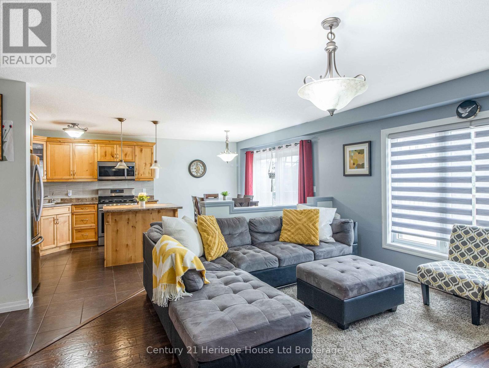 702 Frontenac Crescent, Woodstock, Ontario  N4V 0B1 - Photo 12 - X12403812