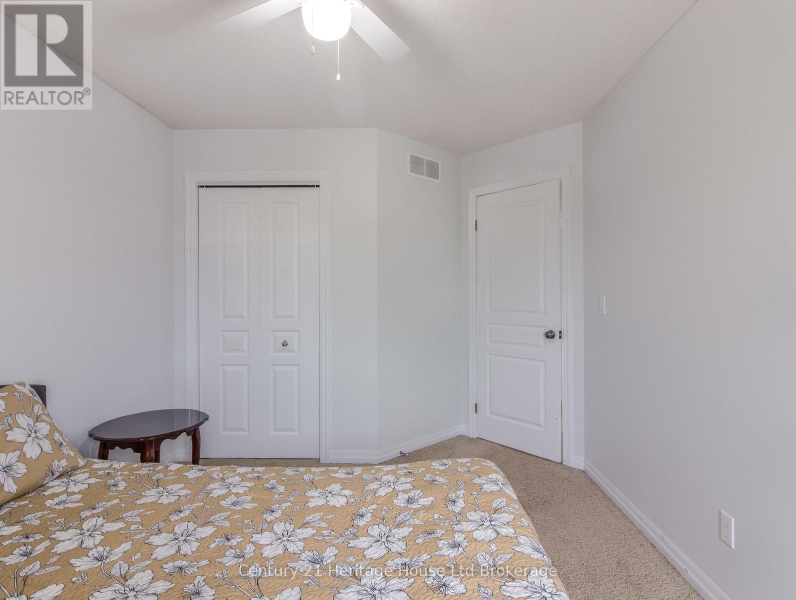 702 Frontenac Crescent, Woodstock, Ontario  N4V 0B1 - Photo 16 - X12403812