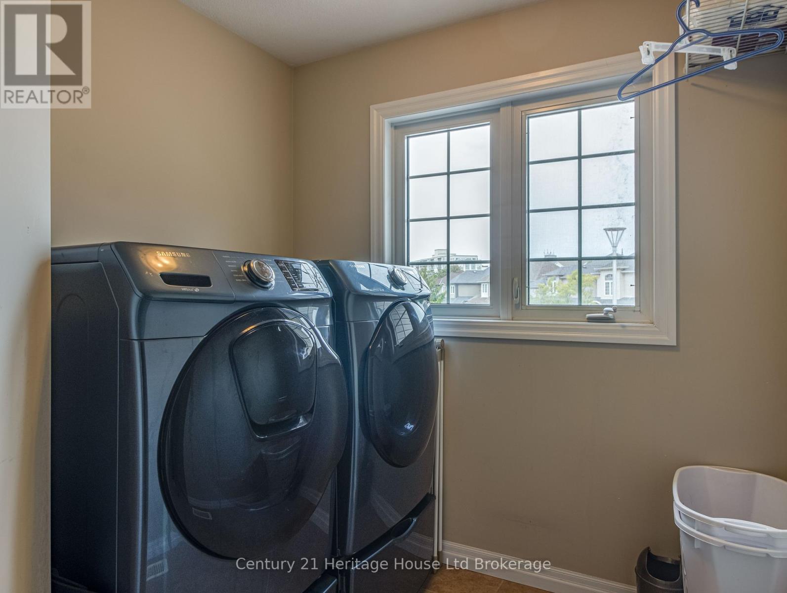 702 Frontenac Crescent, Woodstock, Ontario  N4V 0B1 - Photo 19 - X12403812