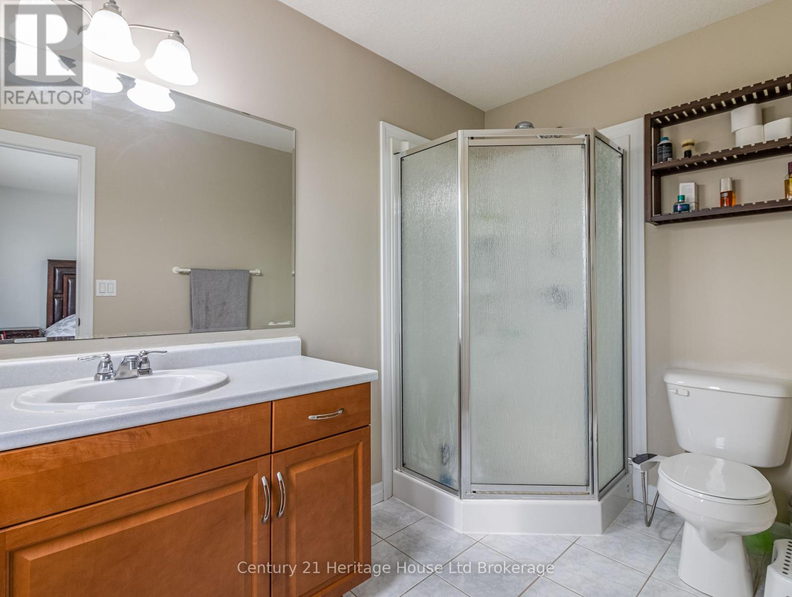 702 Frontenac Crescent, Woodstock, Ontario  N4V 0B1 - Photo 22 - X12403812