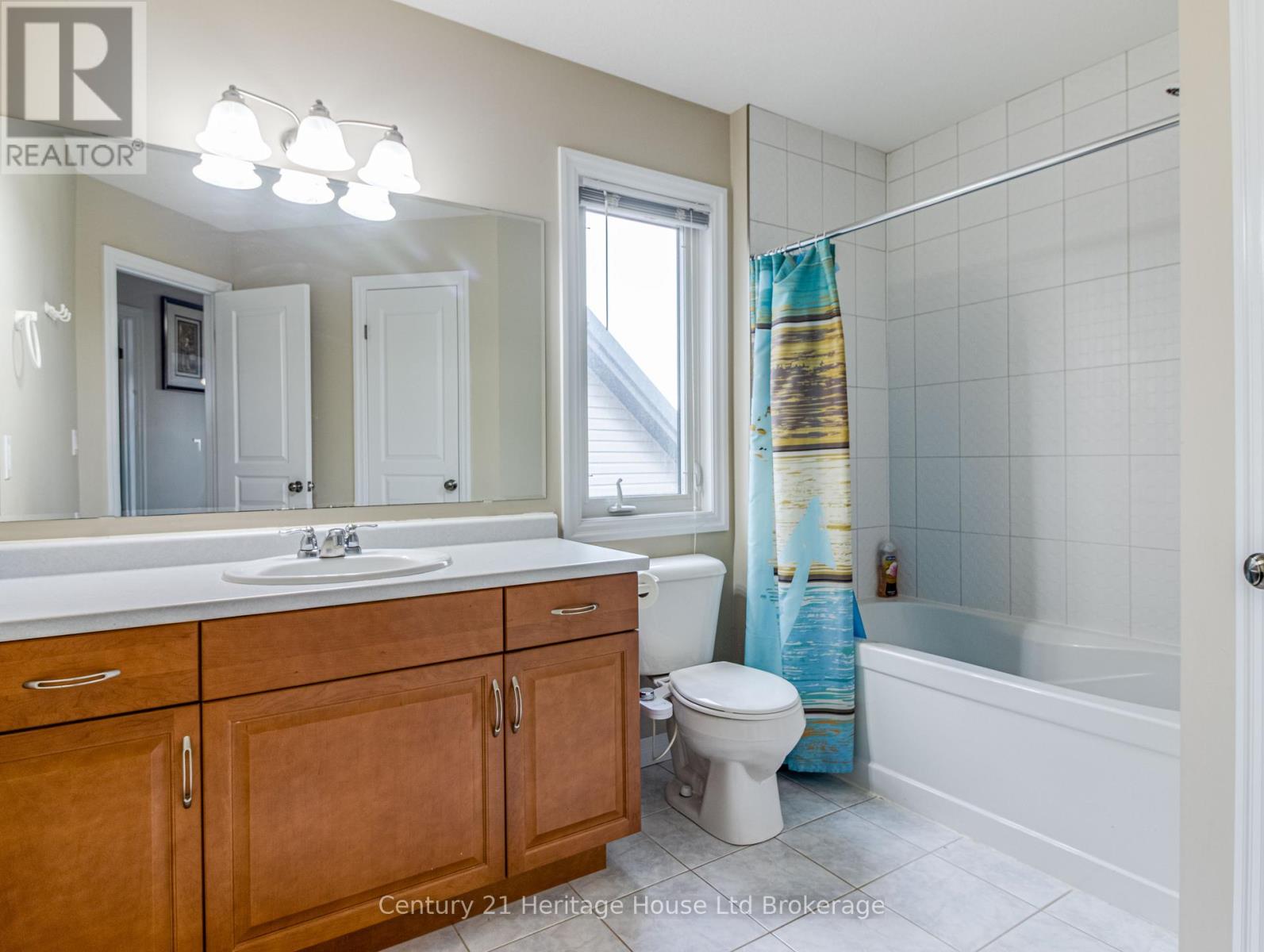 702 Frontenac Crescent, Woodstock, Ontario  N4V 0B1 - Photo 24 - X12403812