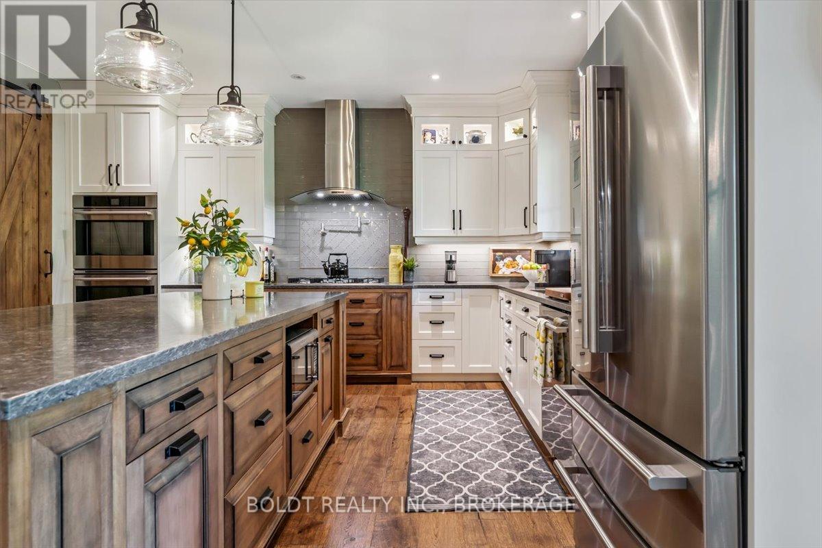36 Philmori Boulevard, Pelham, Ontario  L0S 1E5 - Photo 16 - X12403859