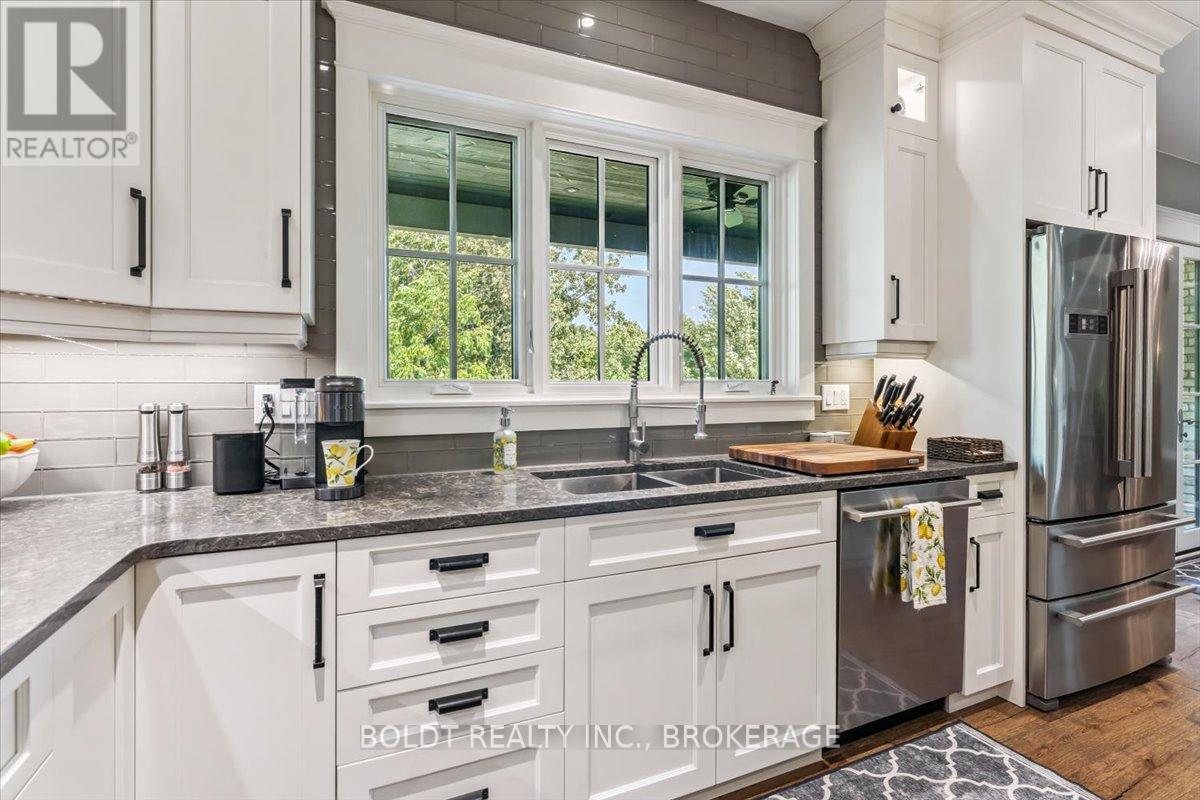 36 Philmori Boulevard, Pelham, Ontario  L0S 1E5 - Photo 17 - X12403859