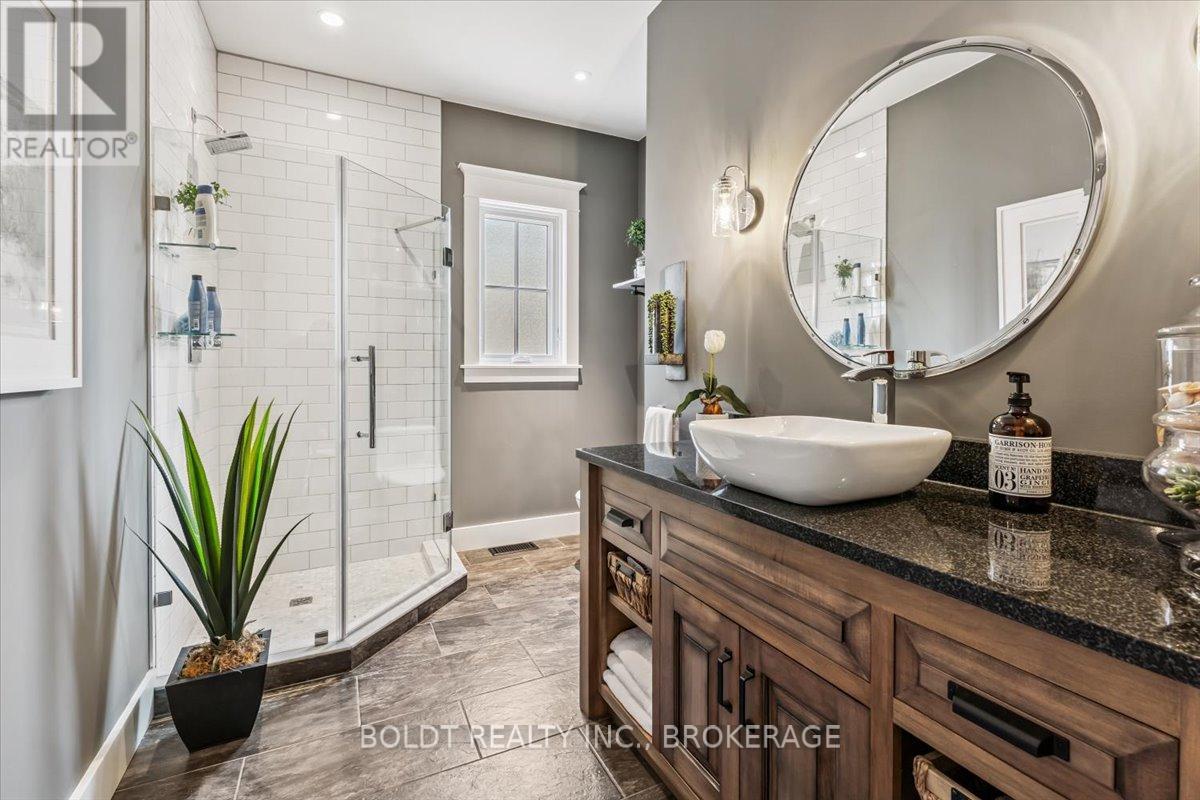 36 Philmori Boulevard, Pelham, Ontario  L0S 1E5 - Photo 23 - X12403859