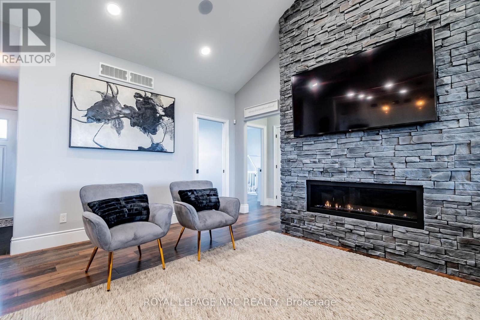856 Lorraine Road, Port Colborne, Ontario  L3K 5V5 - Photo 5 - X12403877