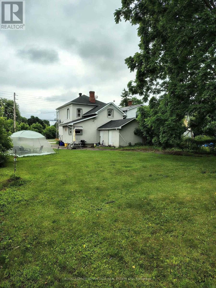 48 Montague Street, Smiths Falls, Ontario  K7A 2M1 - Photo 2 - X12255858