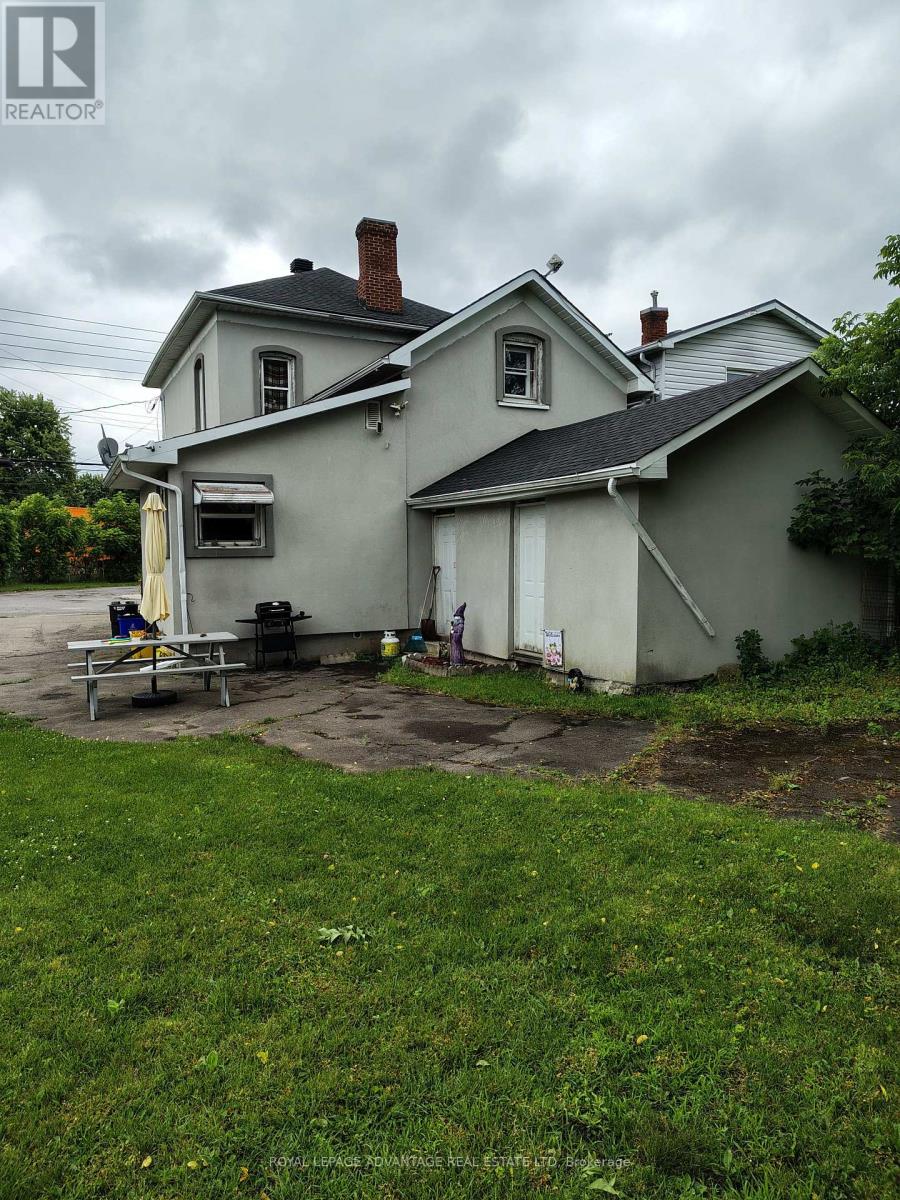 48 Montague Street, Smiths Falls, Ontario  K7A 2M1 - Photo 3 - X12255858
