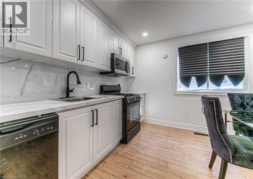 100 Lillian Drive Unit# B, Waterloo, Ontario  N2J 4J9 - Photo 13 - 40767502
