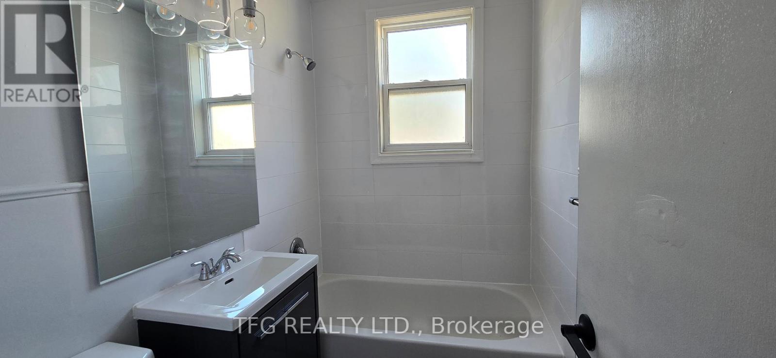 8 - 300 Montrave Avenue, Oshawa, Ontario  L1J 4S2 - Photo 12 - E12403962